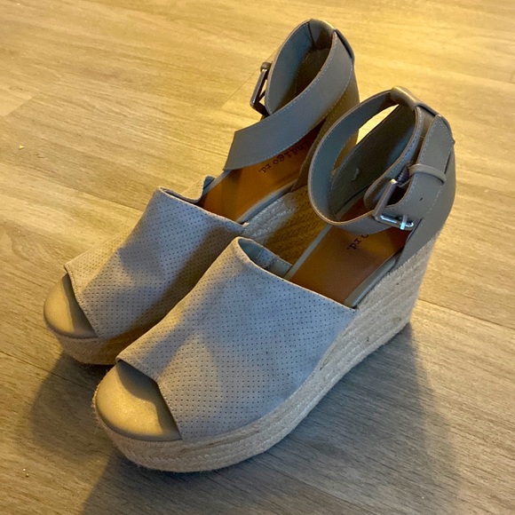 Indigo Rd Wedges - Picture 1 of 4